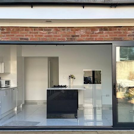 Beautiful 3 Bedroom House In London -Ensuite Bed Room Twickenham Ngoại thất bức ảnh